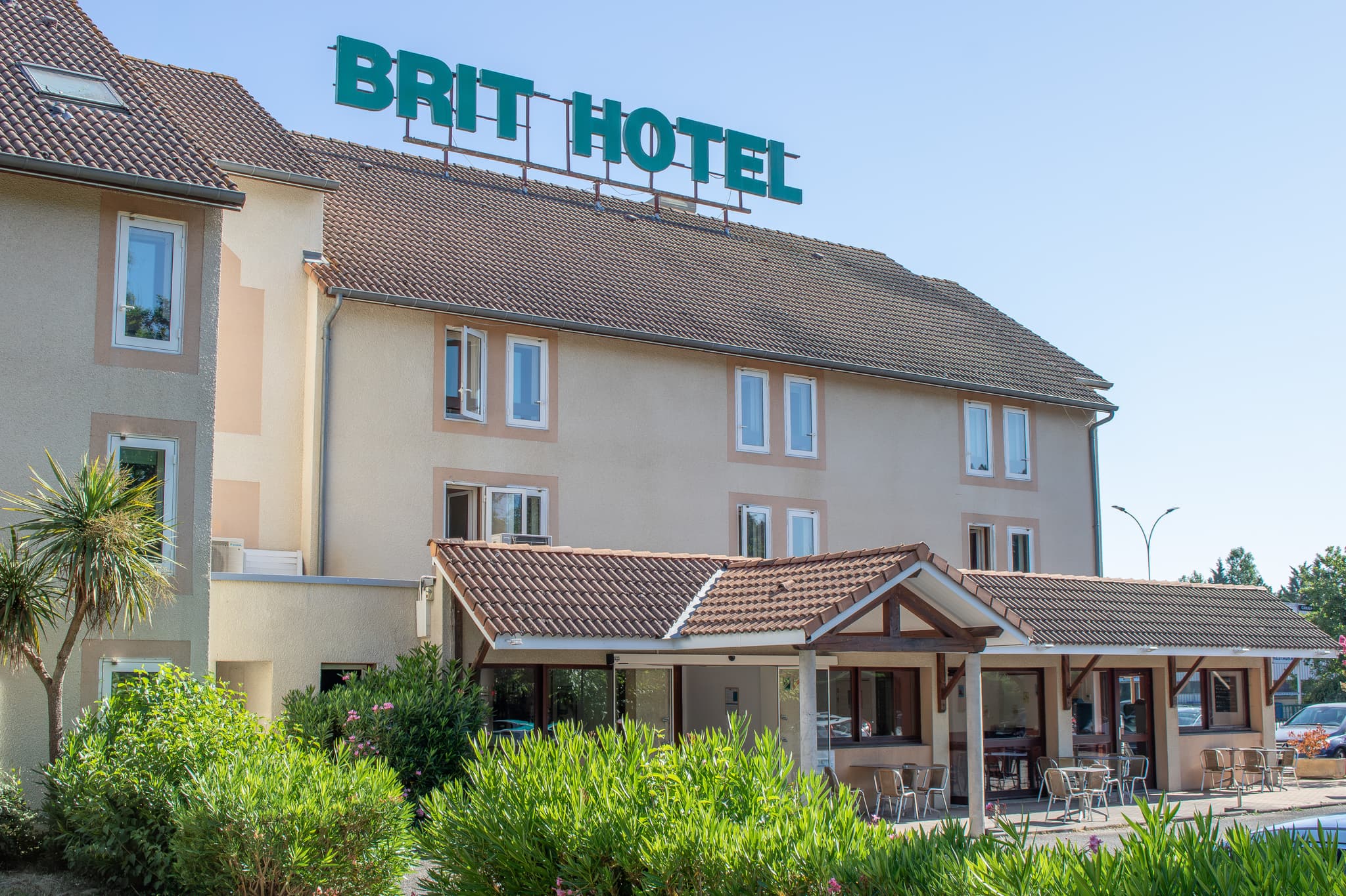 exterieur-brit-hotel-agen