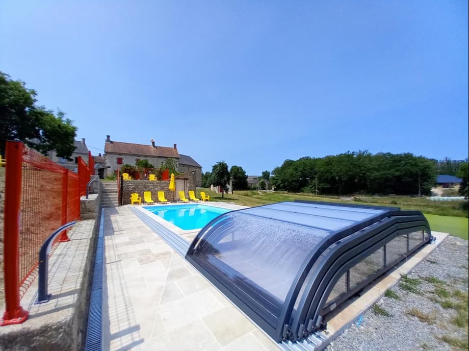 extérieur vue maison piscine
