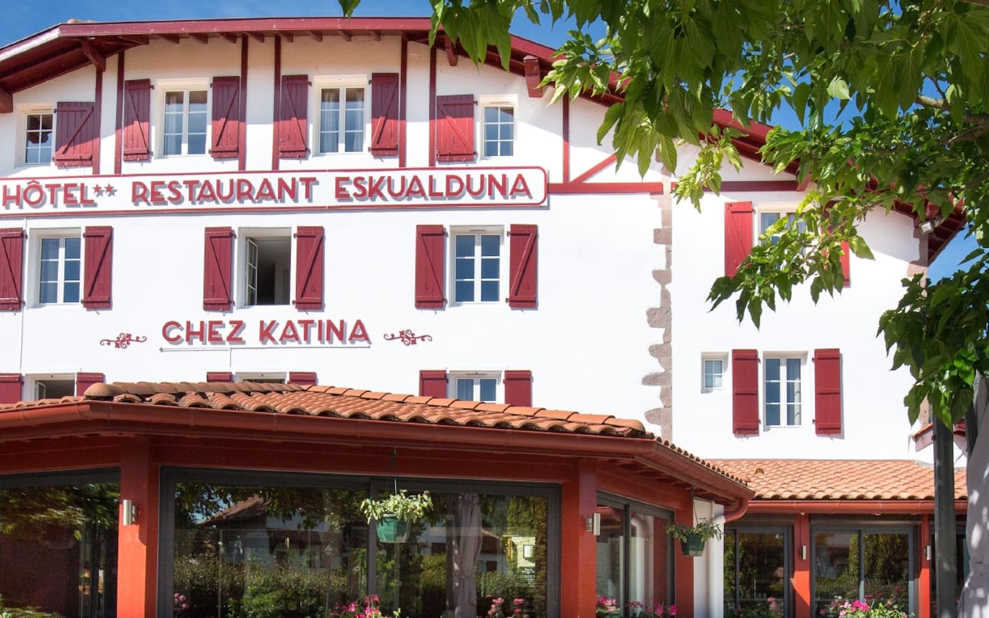 Façade Restaurant Eskualduna - St Martin d'Arrossa