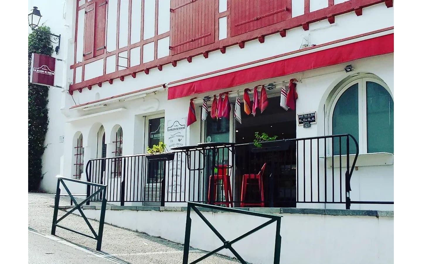 façade 2 Maison du Fronton 1440x900
