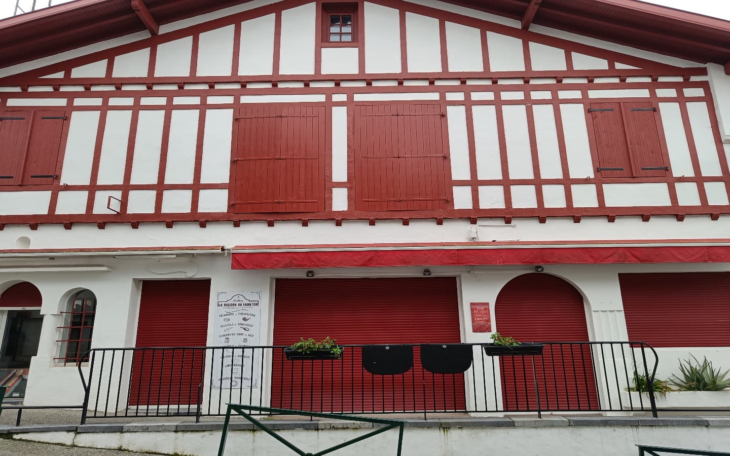façade Maison du Fronton 1440x900