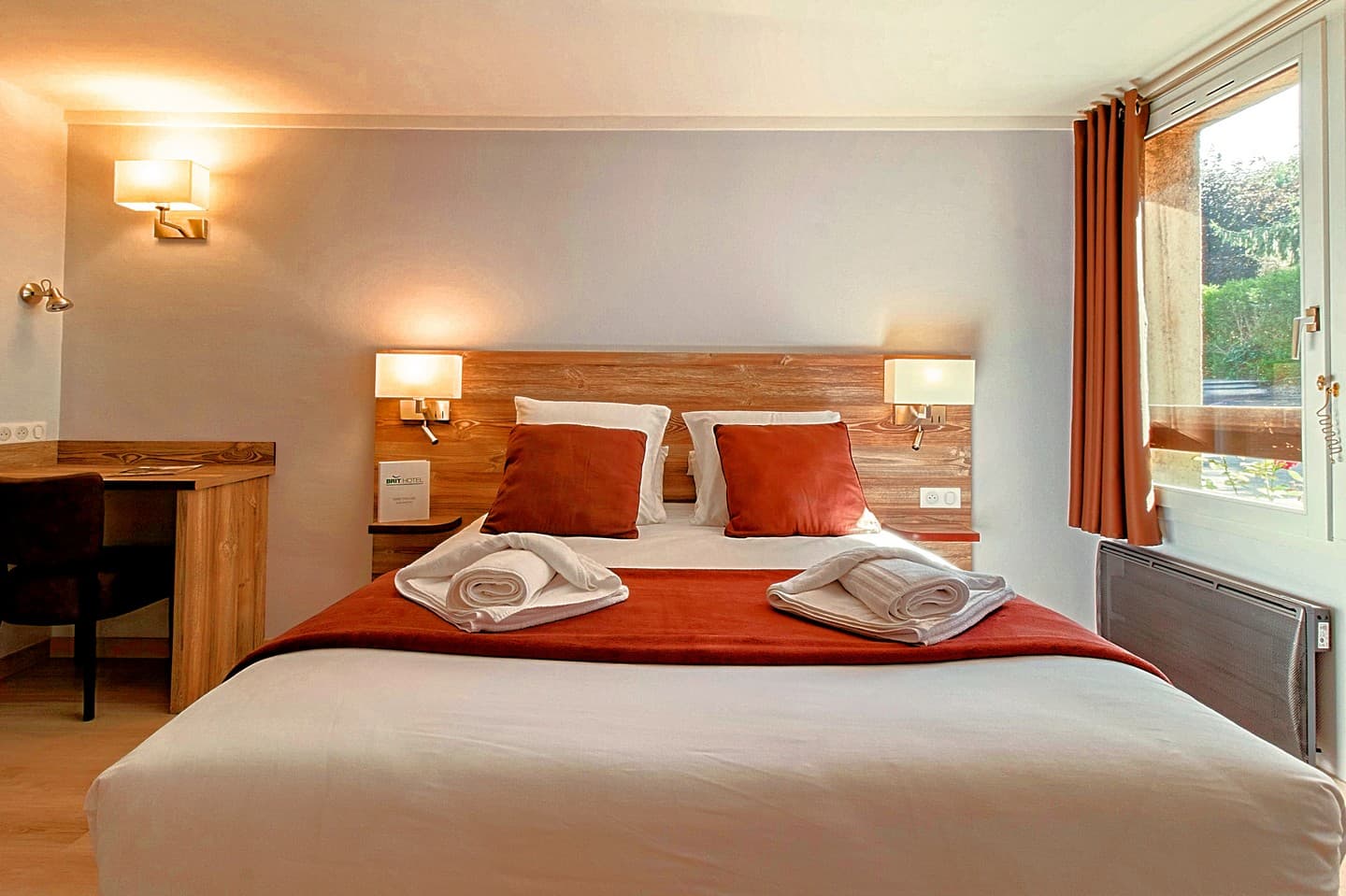 Brit Hôtel - Lons - chambre familiale