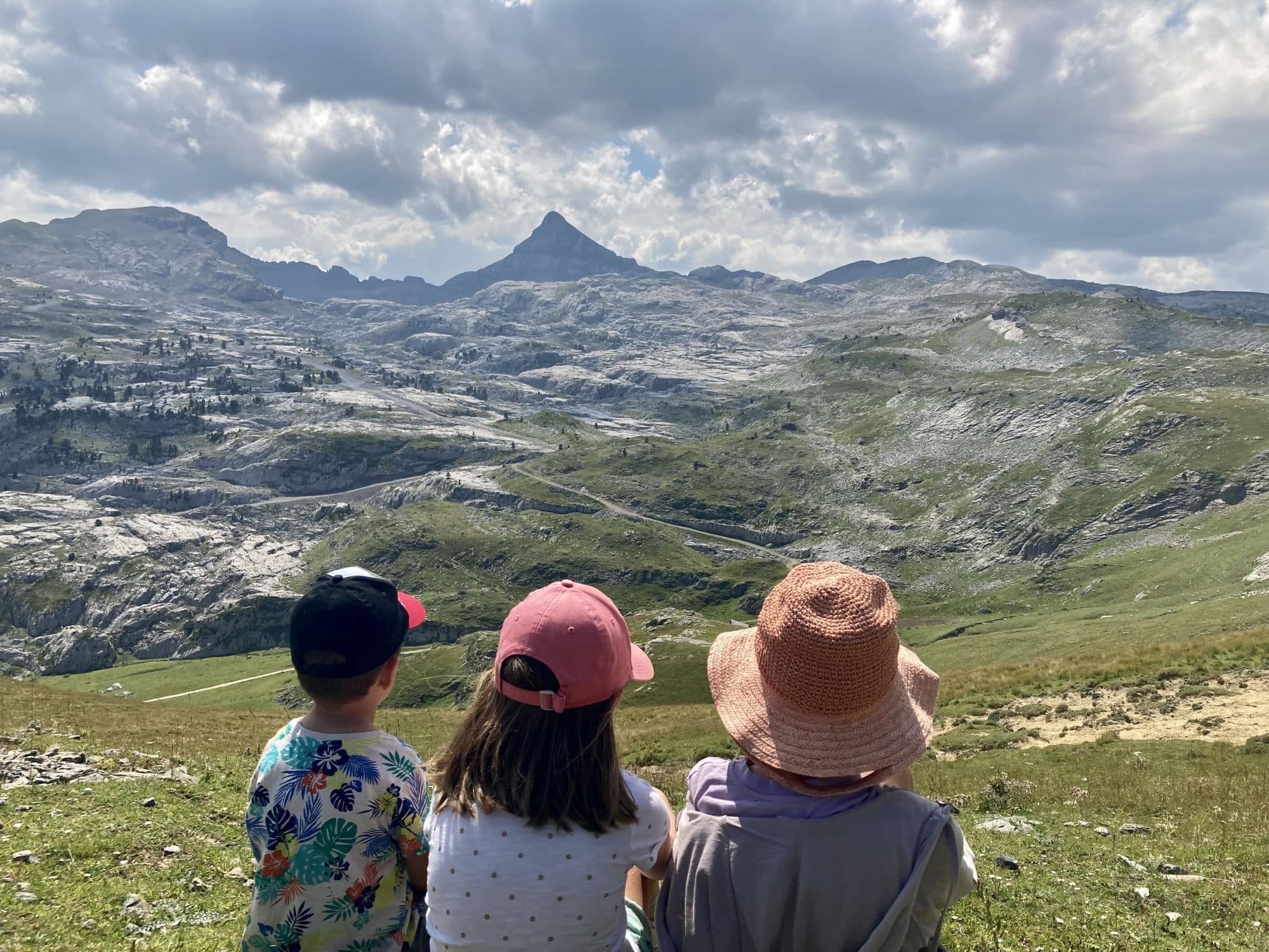 Parcours Tèrra Aventura avec vue sur le Pic d'Anie