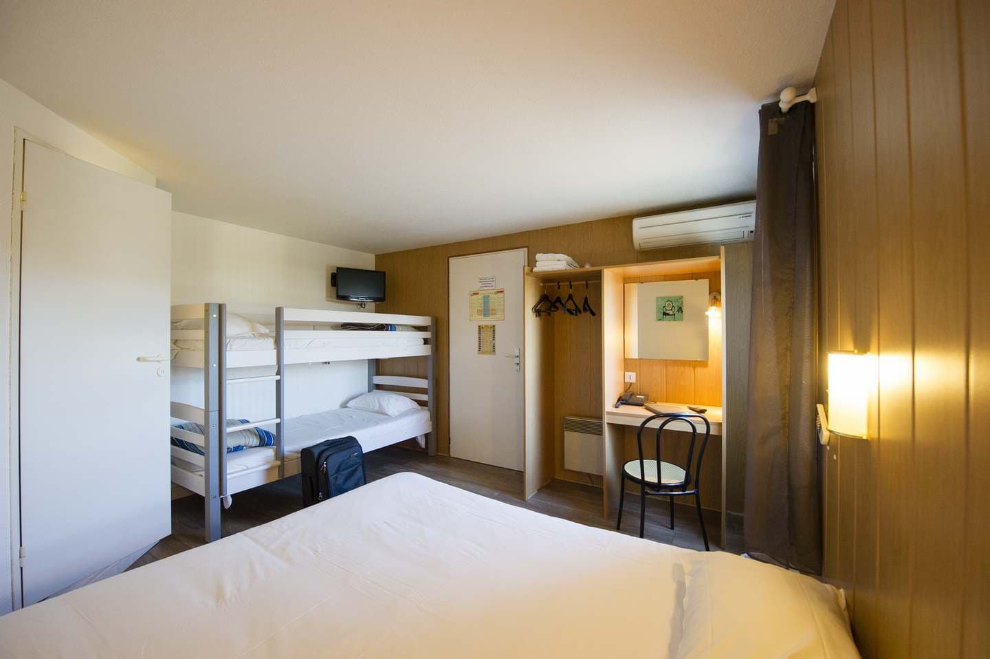 Brit hôtel - chambre 1