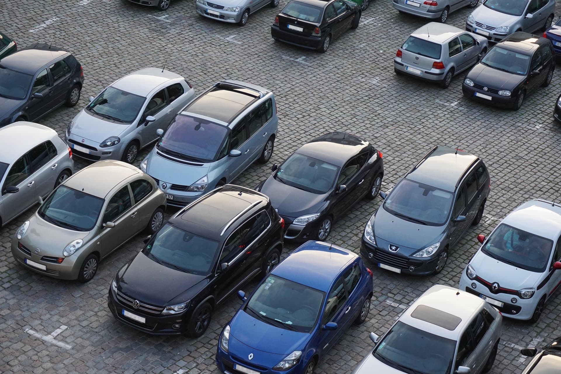 fill-parking-spot-825371_1920