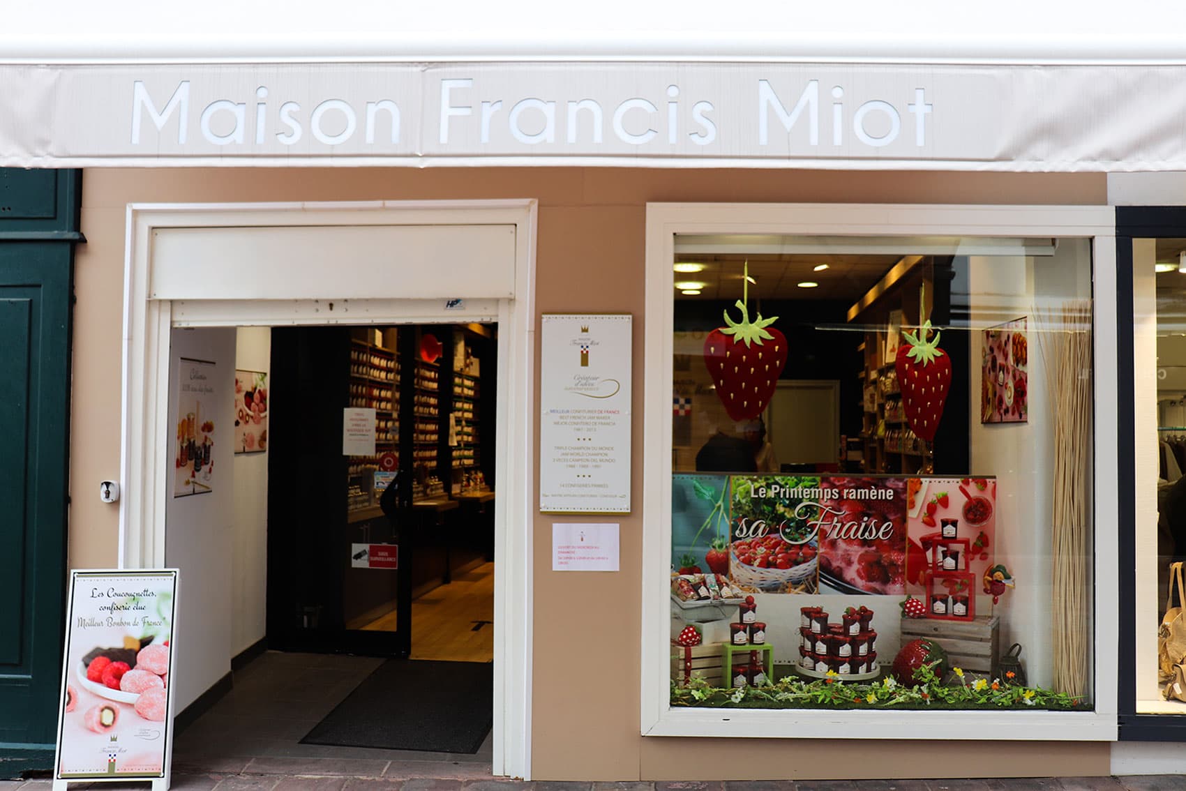 francis-miot-vitrine