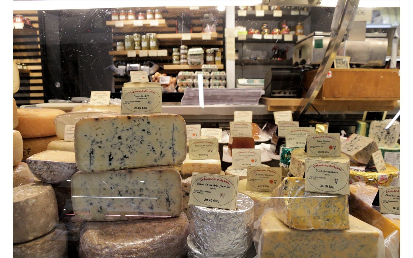 fromages dans l'étal