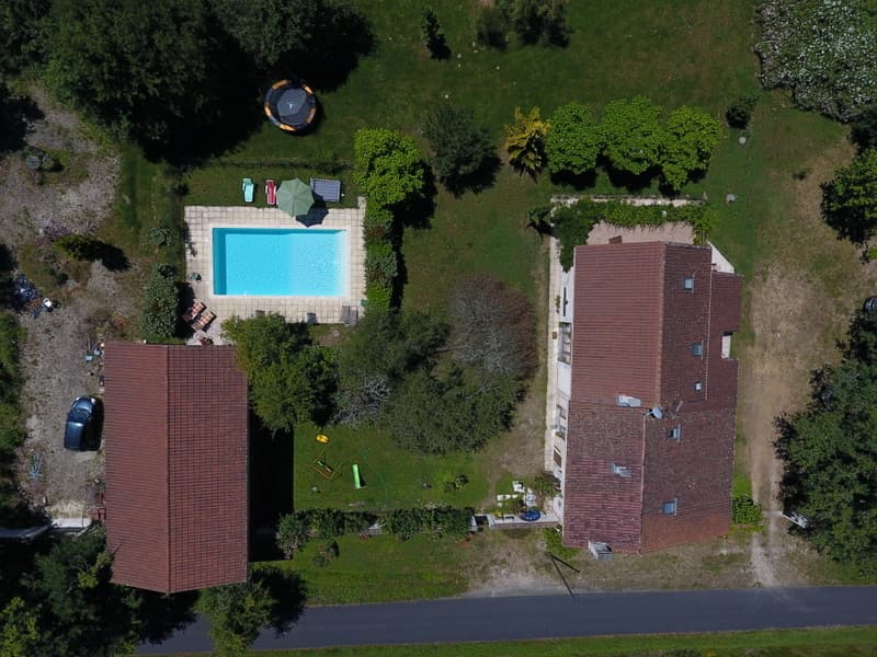 gite-le-mas-st-martial-d'artenset- vue du ciel