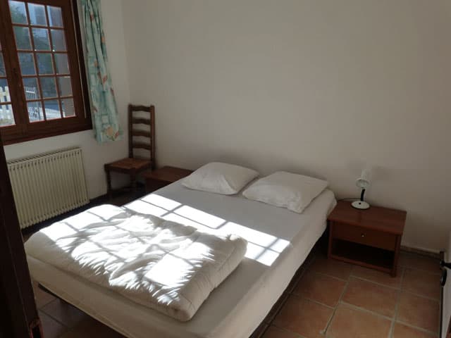 chambre 1 lit 140