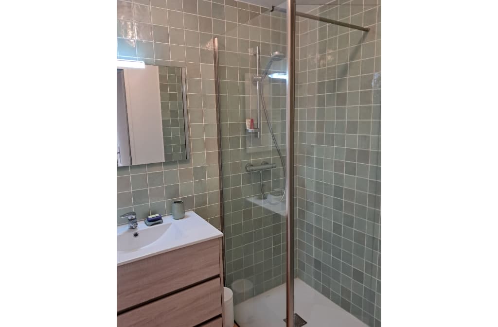 gitelemaine_2025_salledebain