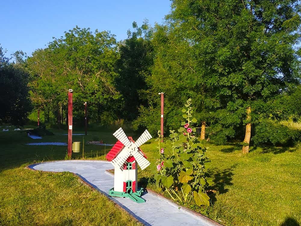 Mini-Golf à Saint-Paul-Lizonne