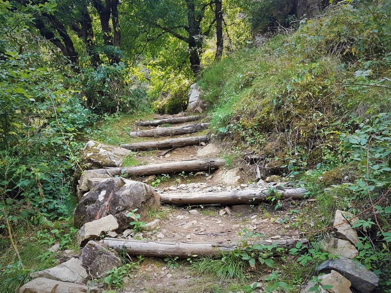 gorges-auvezere-marches