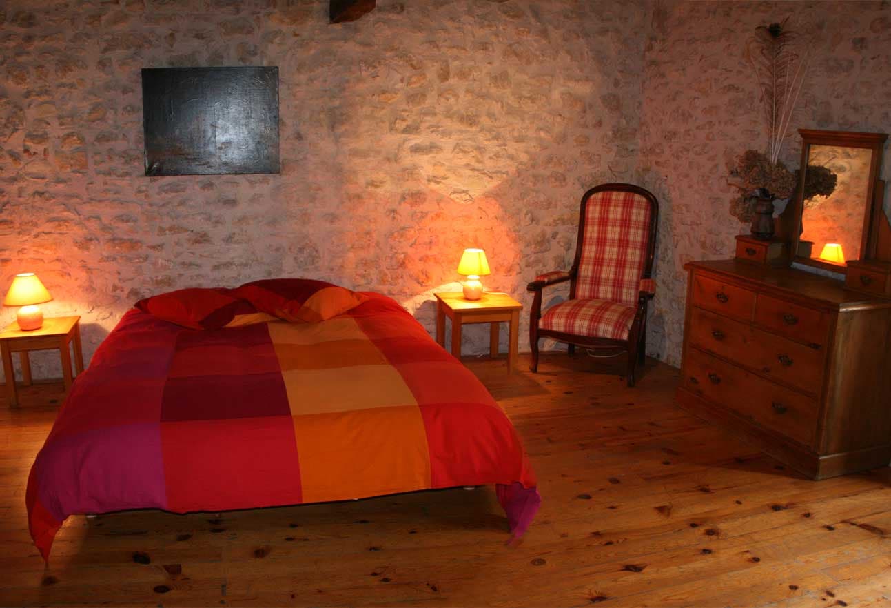 HCOLLAQU047V5026GV_Thézac_ManoirDeLaGabertie_Faffa_chambre