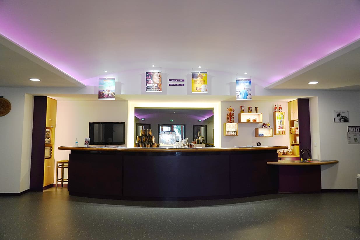 hall_accueil - Cinéma les Variétés - Hendaye Tourisme