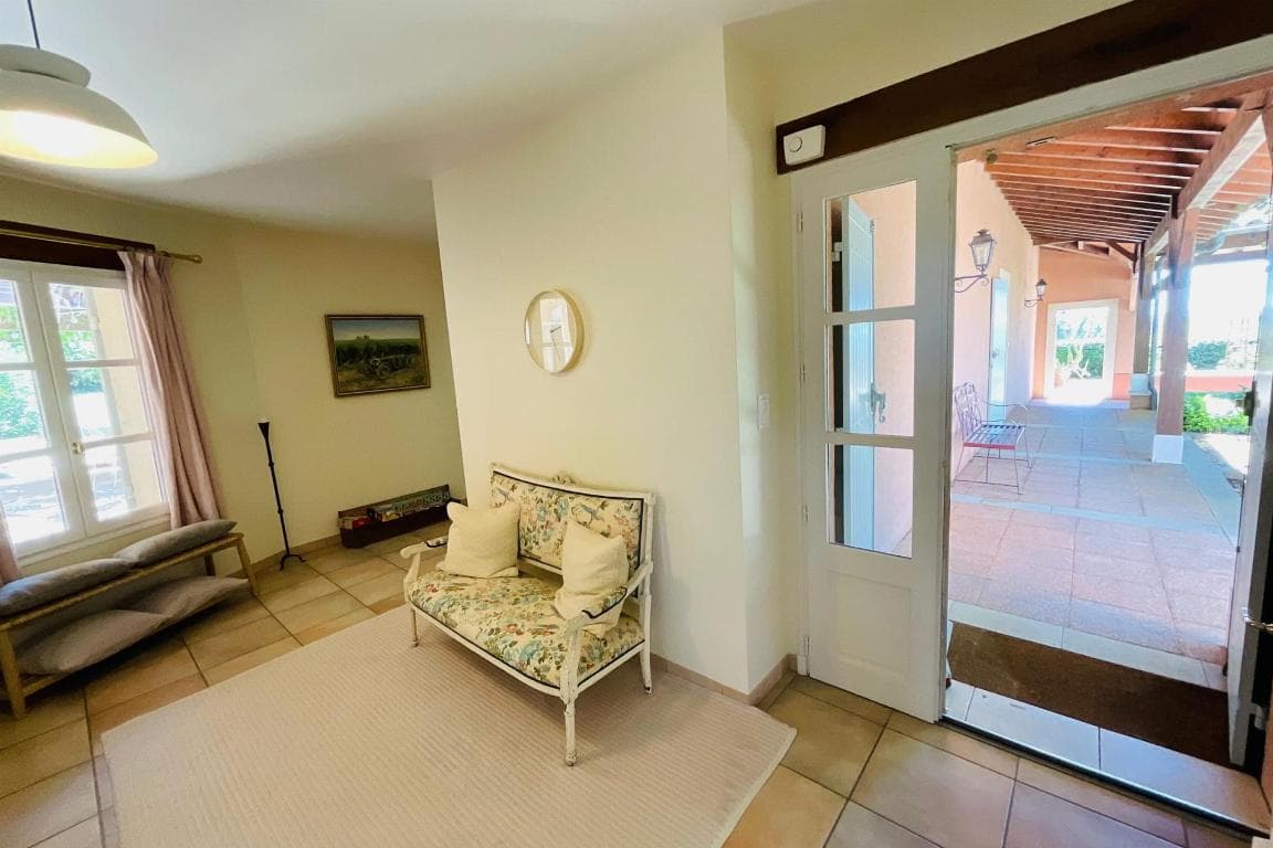 hallway-holiday-home-in-nouvelle-aquitaine.104985