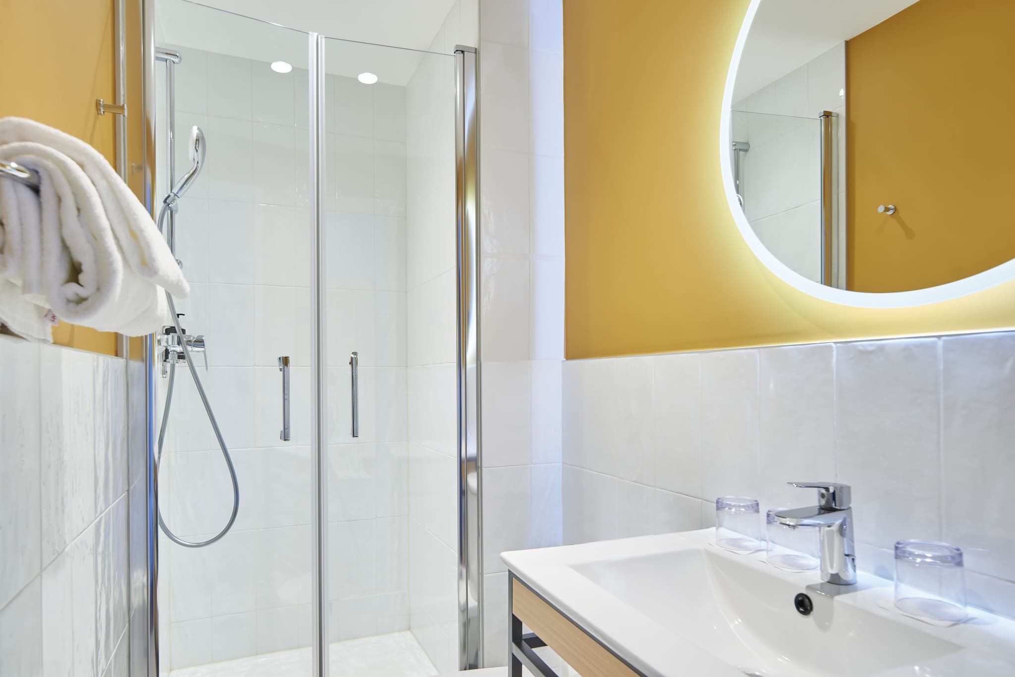 htelclmenceau_salledebaindouche_2_53662716649_o