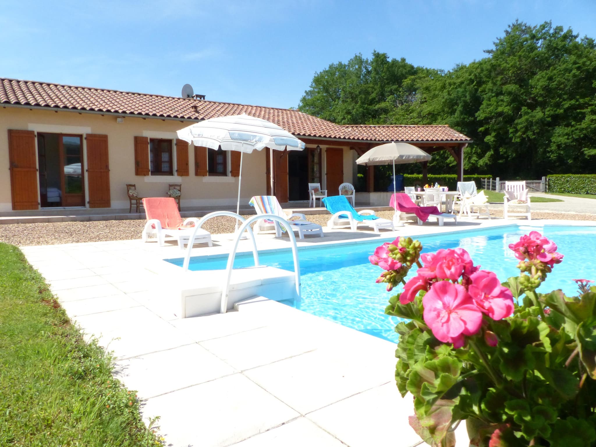 Chataigne avec sa piscine privée au nord de Sarlat_2