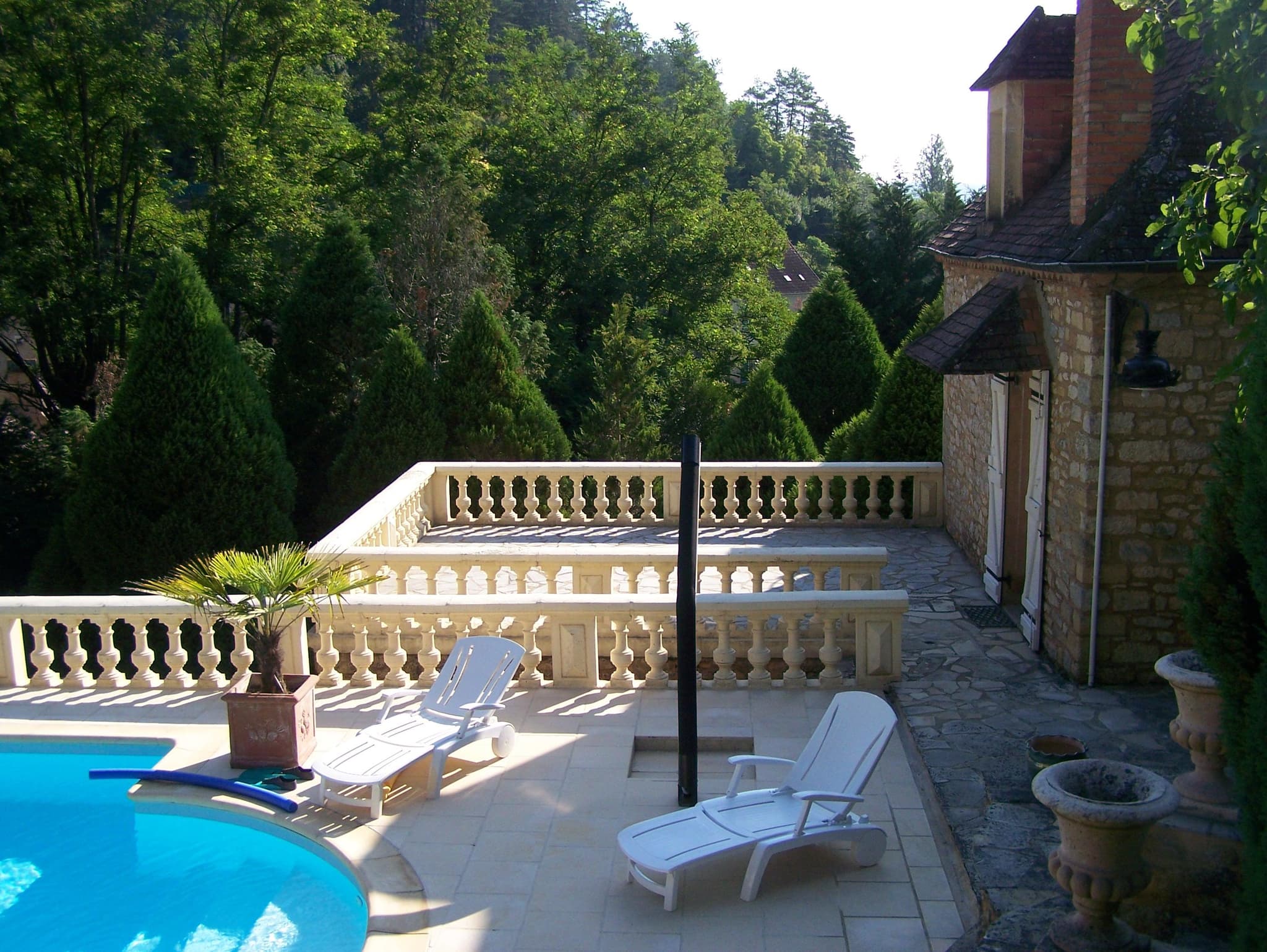 Conty avec piscine pruvée à côté de Sarlat_5