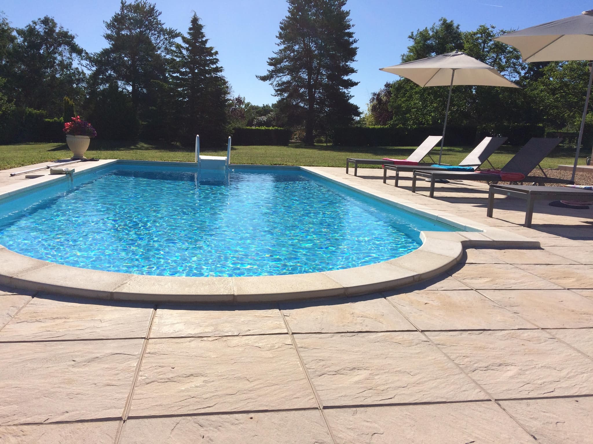 Chataigne avec sa piscine privée au nord de Sarlat_15