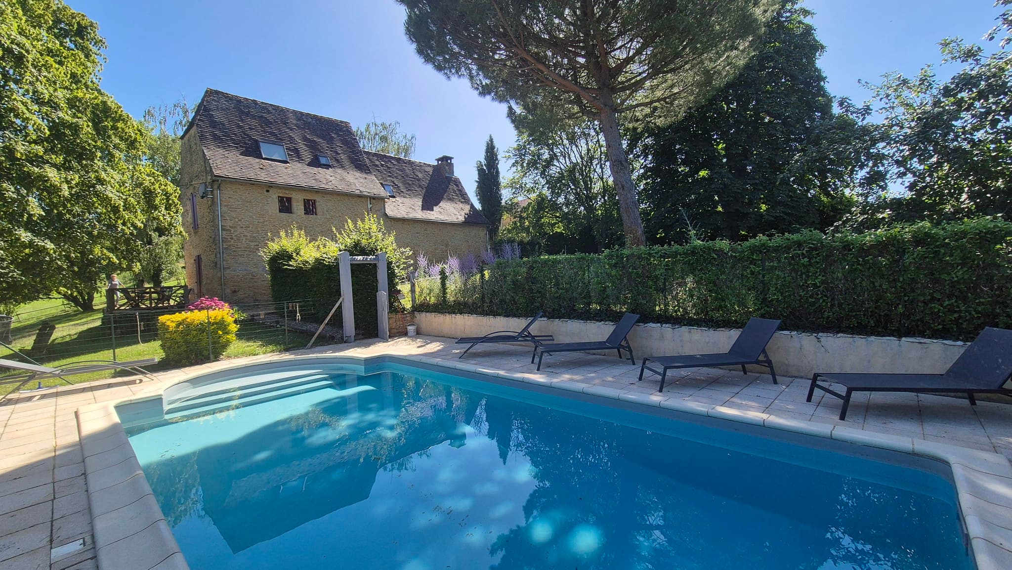 Maison Rouge avec piscine privée au nord de Sarlat_1