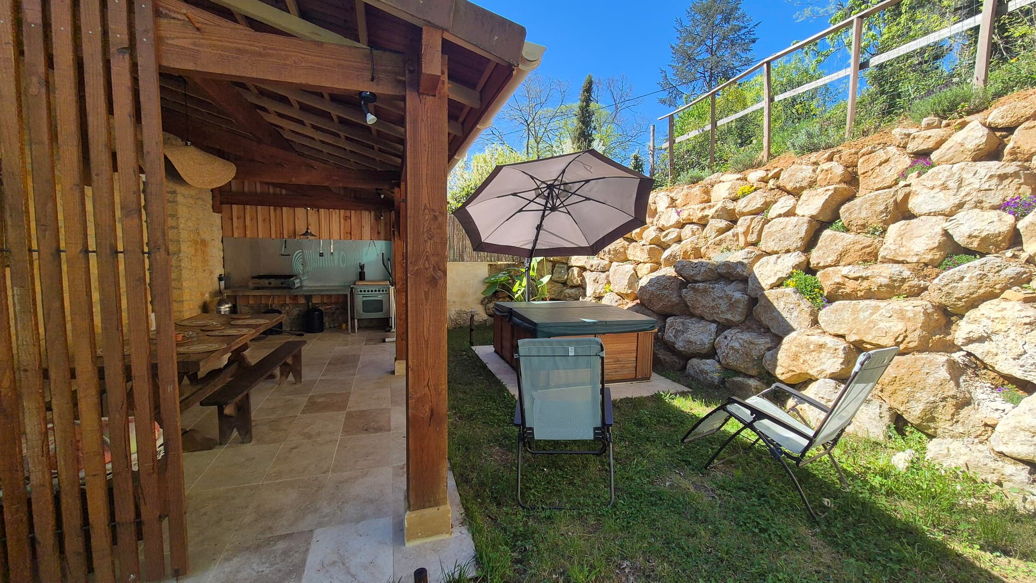 Chez Titouan à Sarlat avec Spa et Clim_18