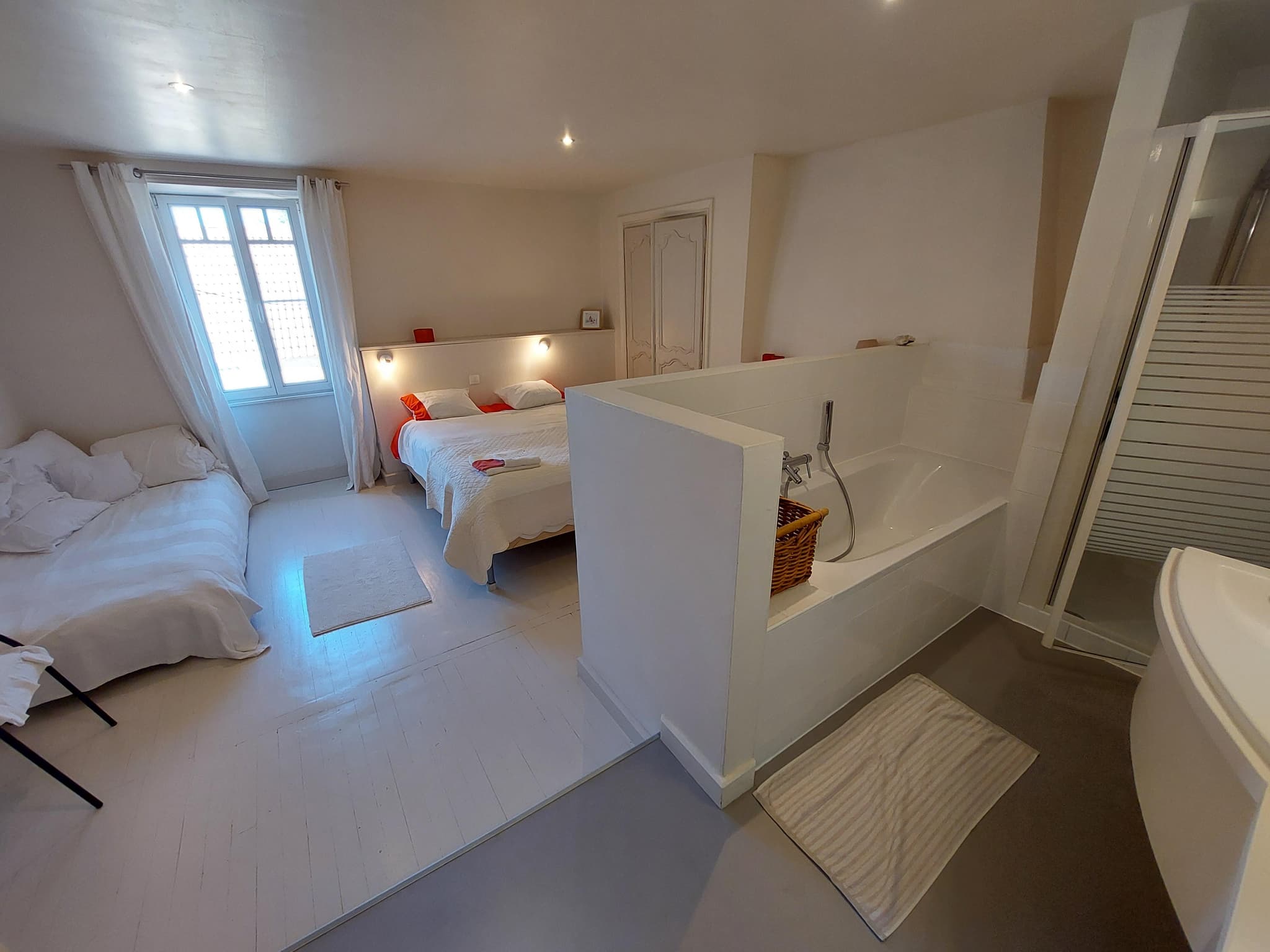 Les Chambrils avec piscine chauffée_35