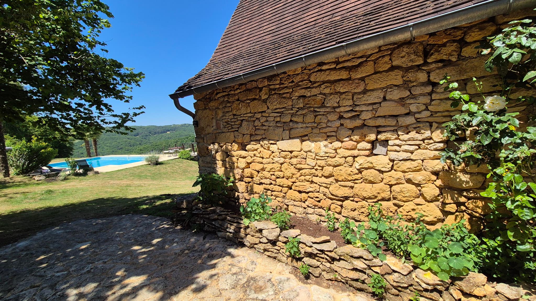 Charmille avec piscine proche Sarlat_13