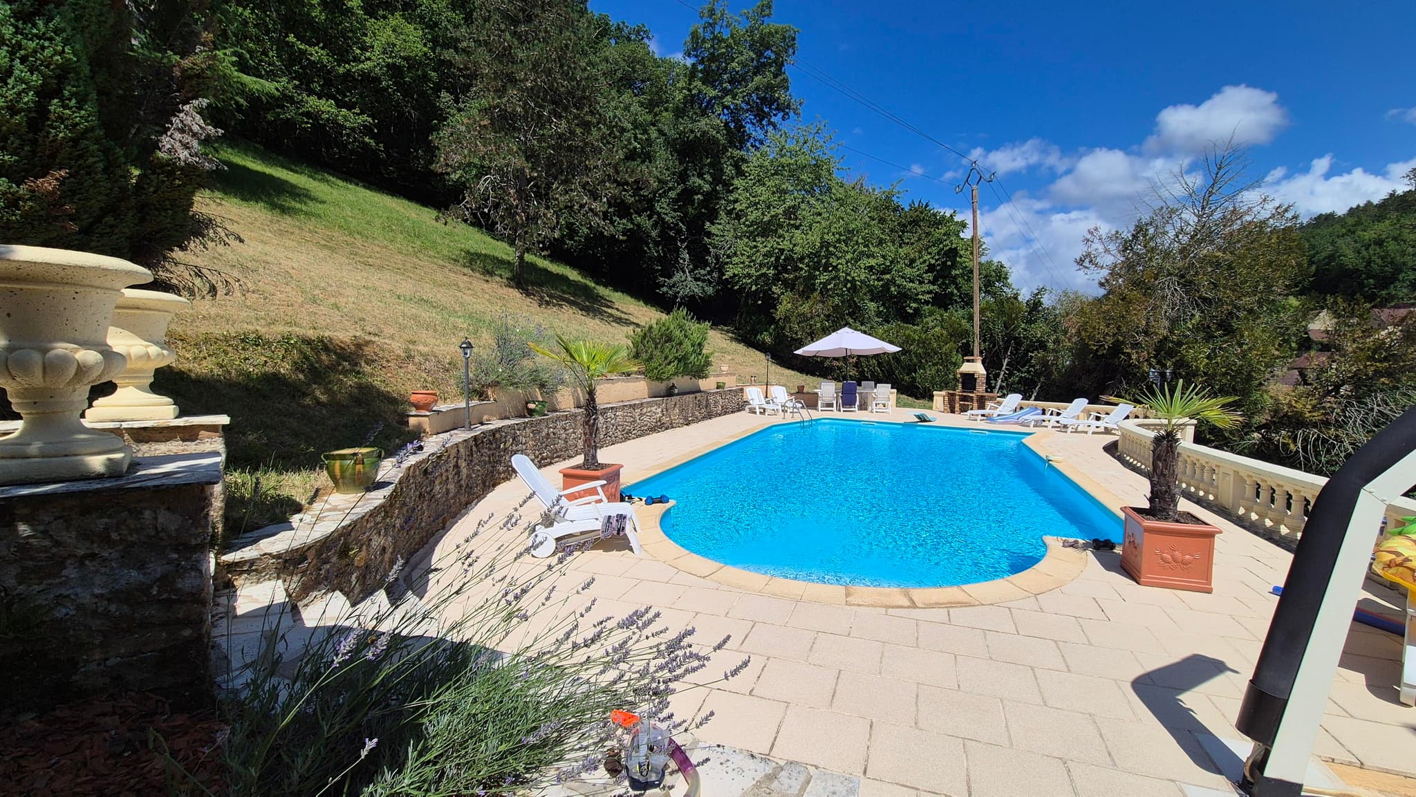 Conty avec piscine pruvée à côté de Sarlat_21