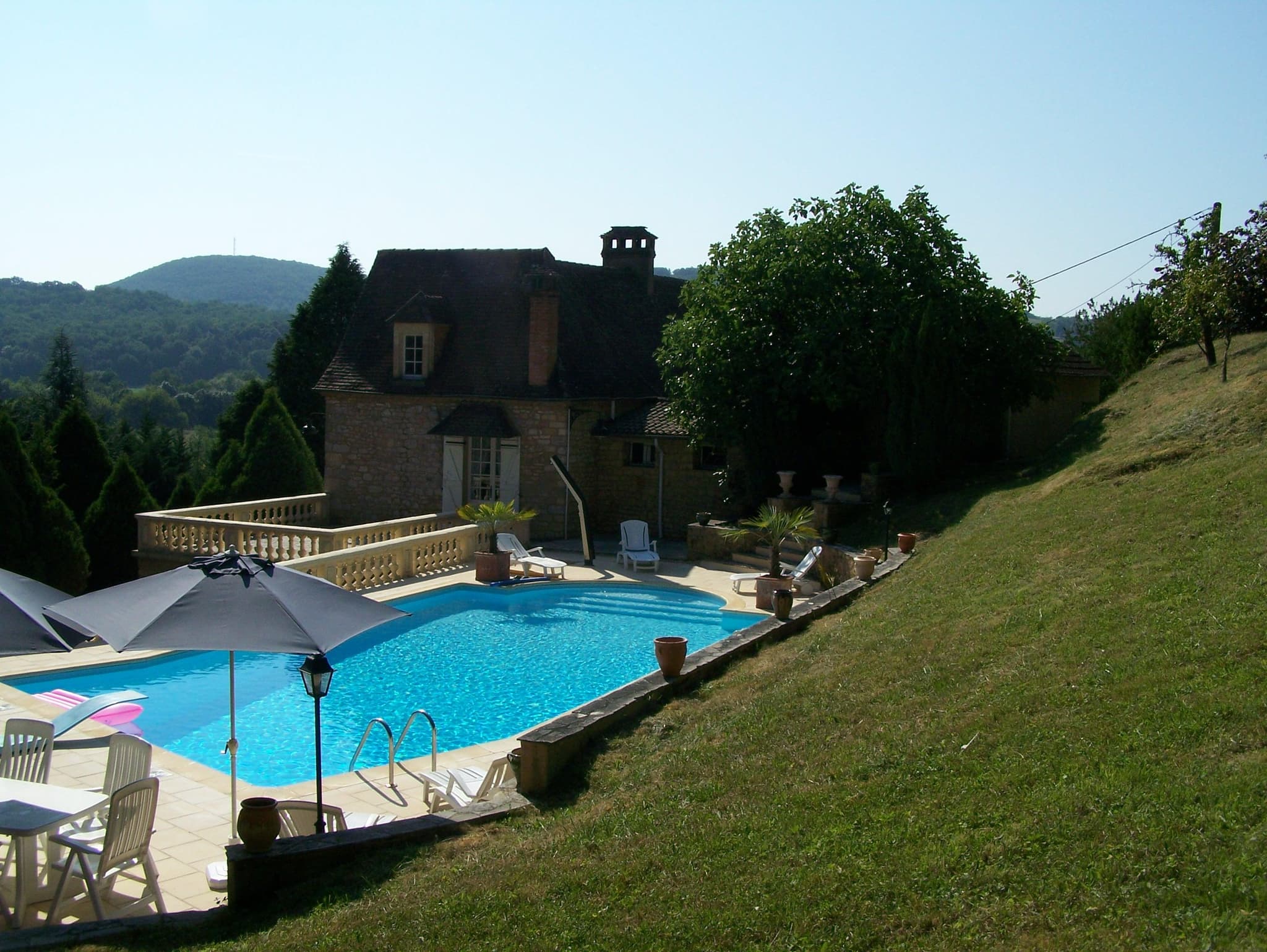 Conty avec piscine pruvée à côté de Sarlat_3
