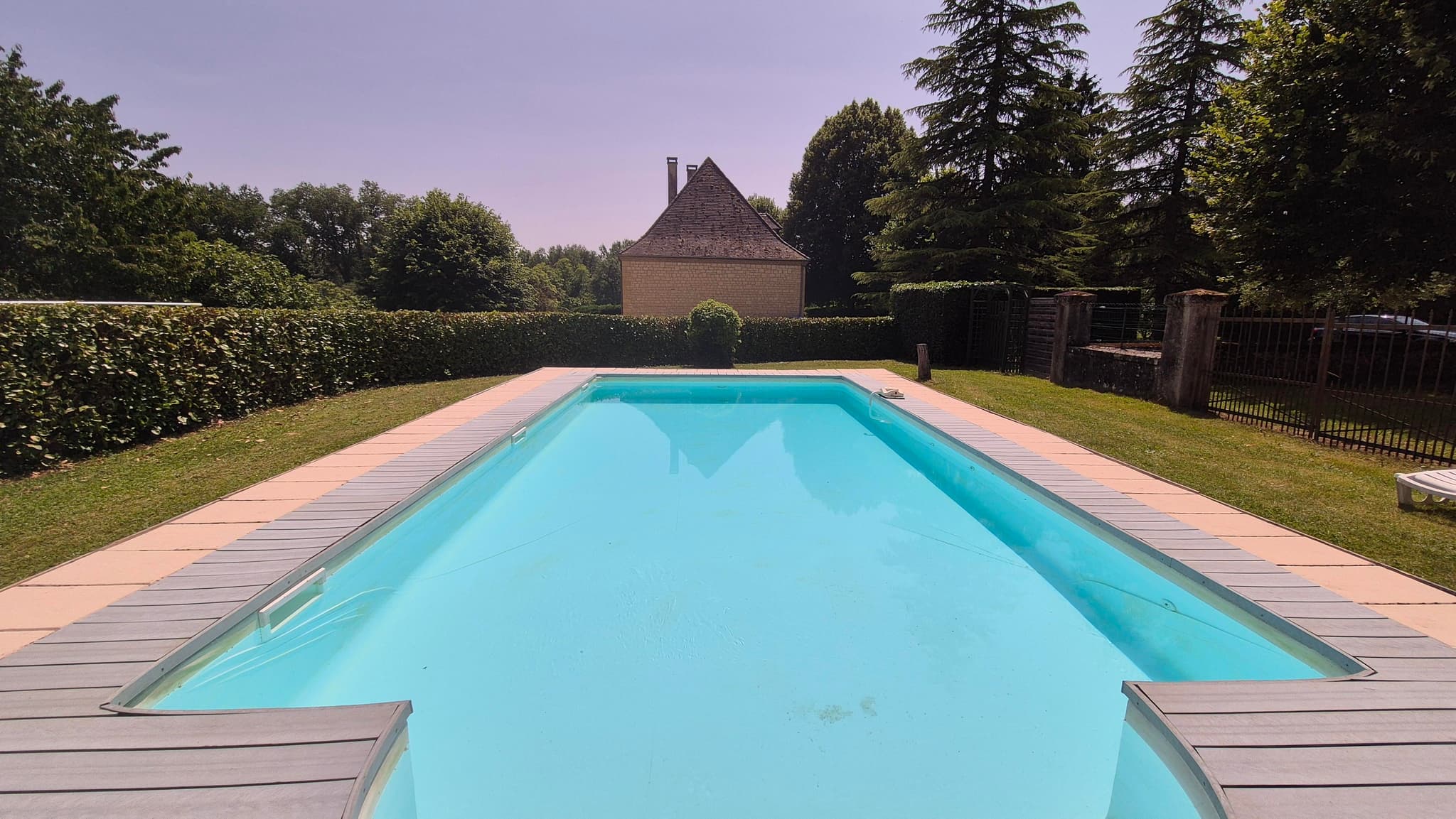 Gîte Les Glycines piscine privée_8