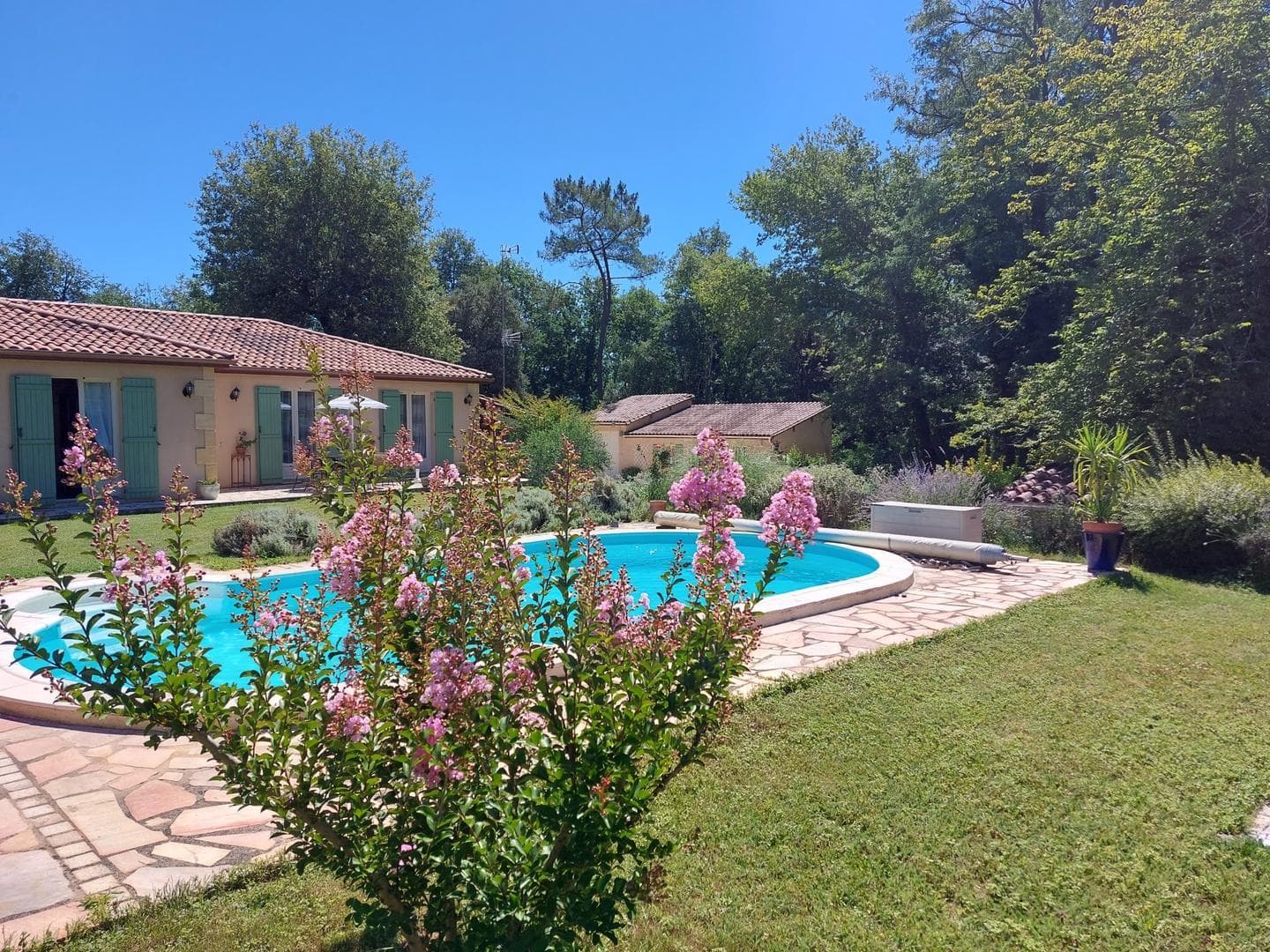 Tranquilou avec piscine proche de Sarlat_16