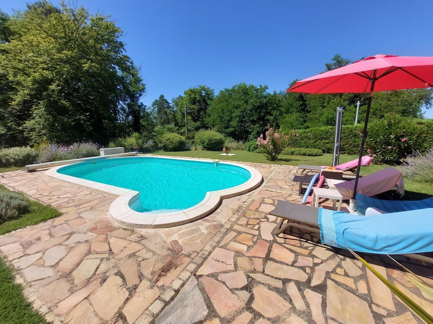 Tranquilou avec piscine proche de Sarlat_14