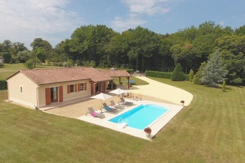 Chataigne avec sa piscine privée au nord de Sarlat_1