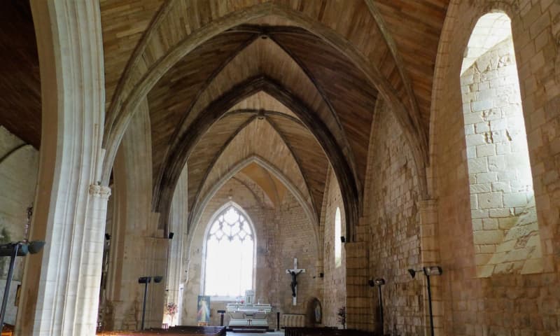 interieur-église-ardin-800x480