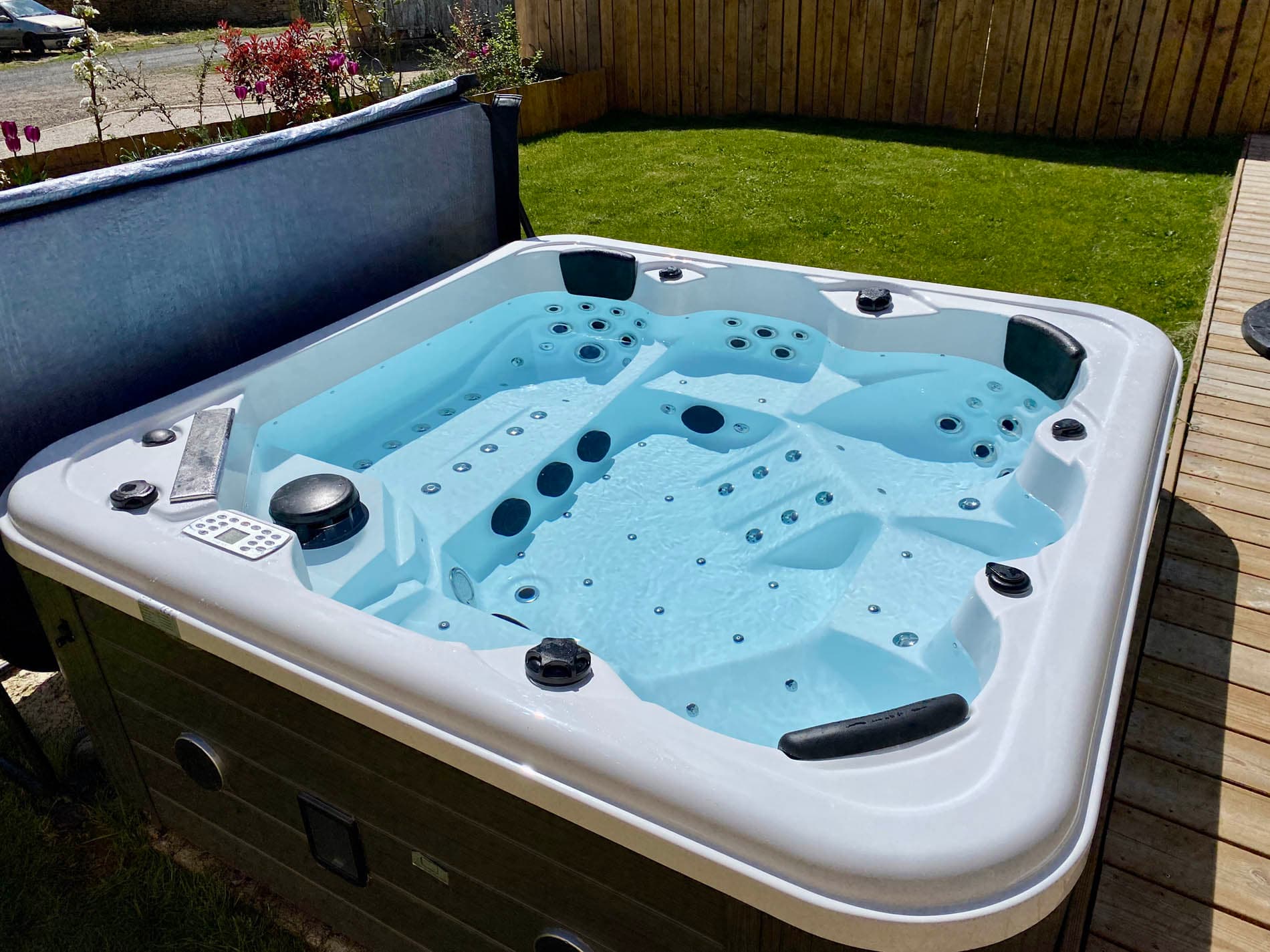 jacuzzi 6places jardin prive haie