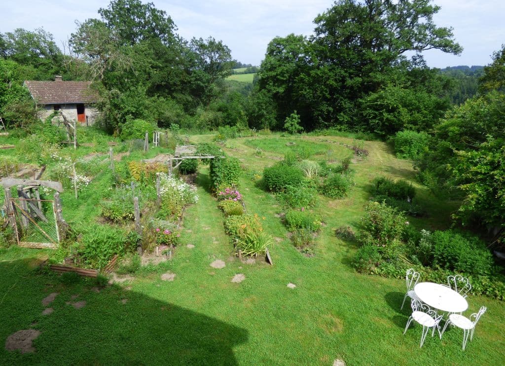 Depuis le velux, vue sur le jardin