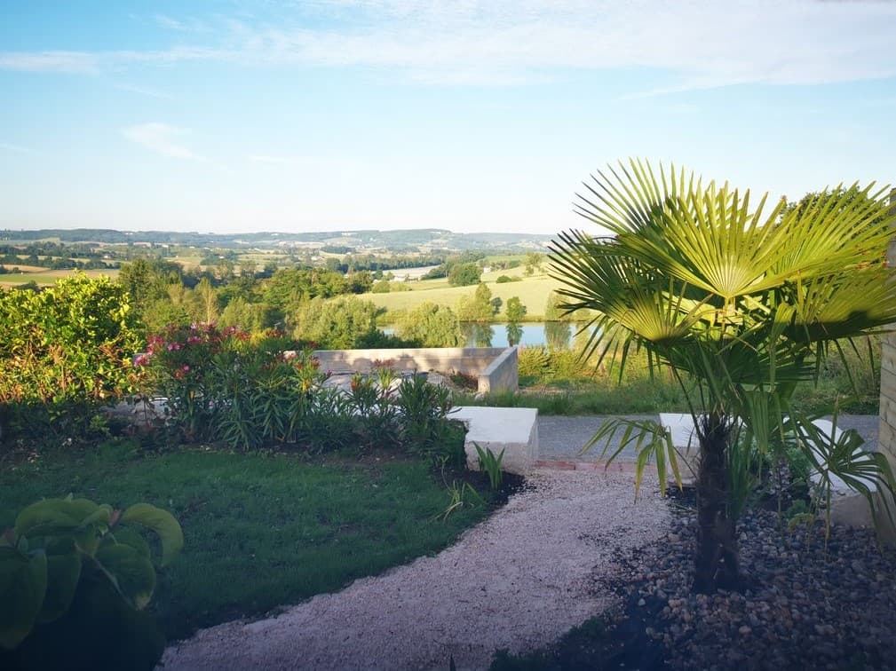 HLOAQU047V50GOM6_Cazideroque_Le Pigeonnier_Bezolles_jardin1
