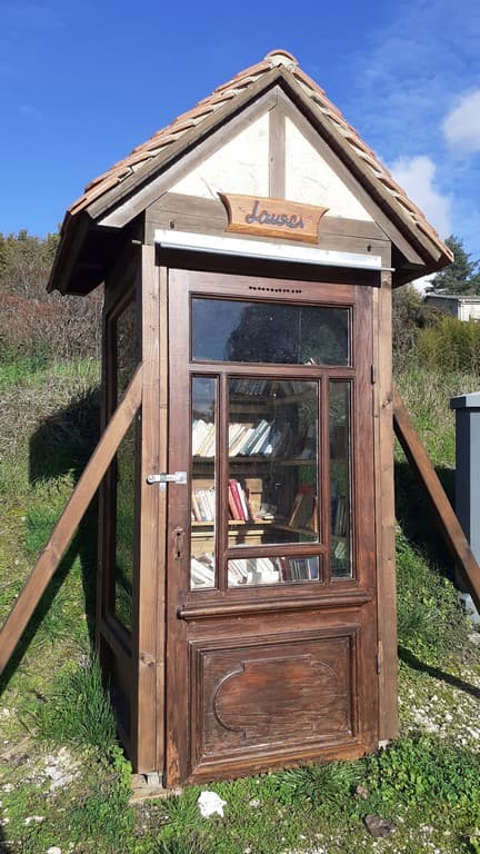 kiosque livres Jaure