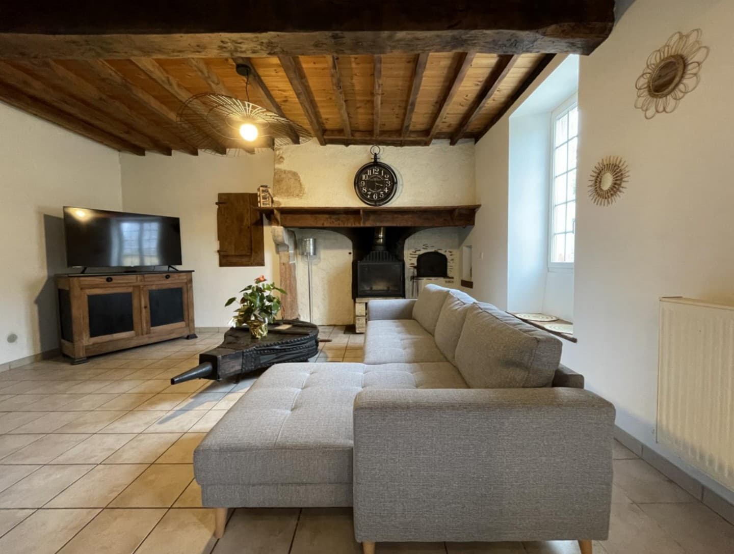 Meublé Lacoste - Laroin - salon