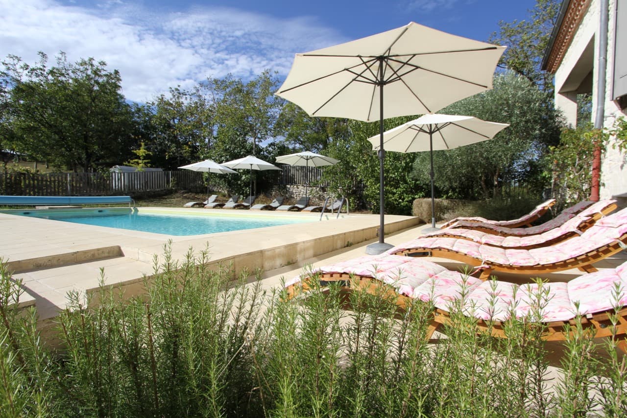 la grande piscine du Domaine
