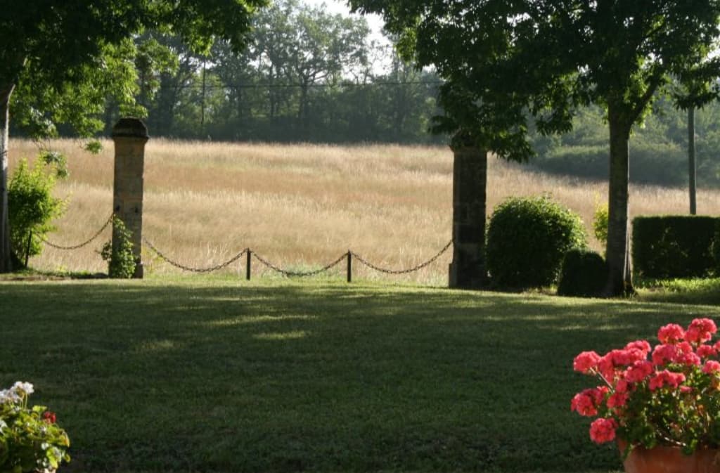 ladonzelle_monsaguel_vueentree