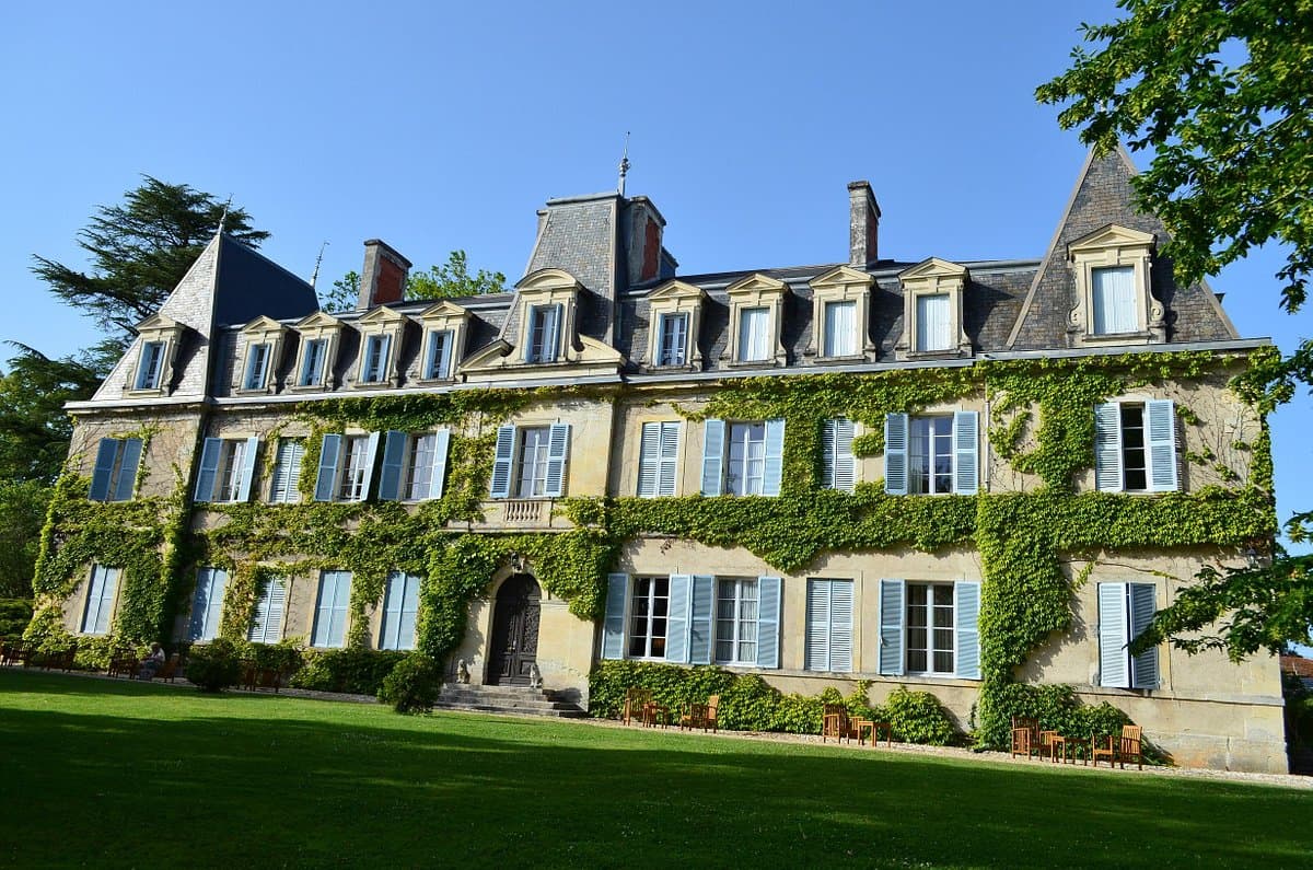 chateau-de-lalande-facade