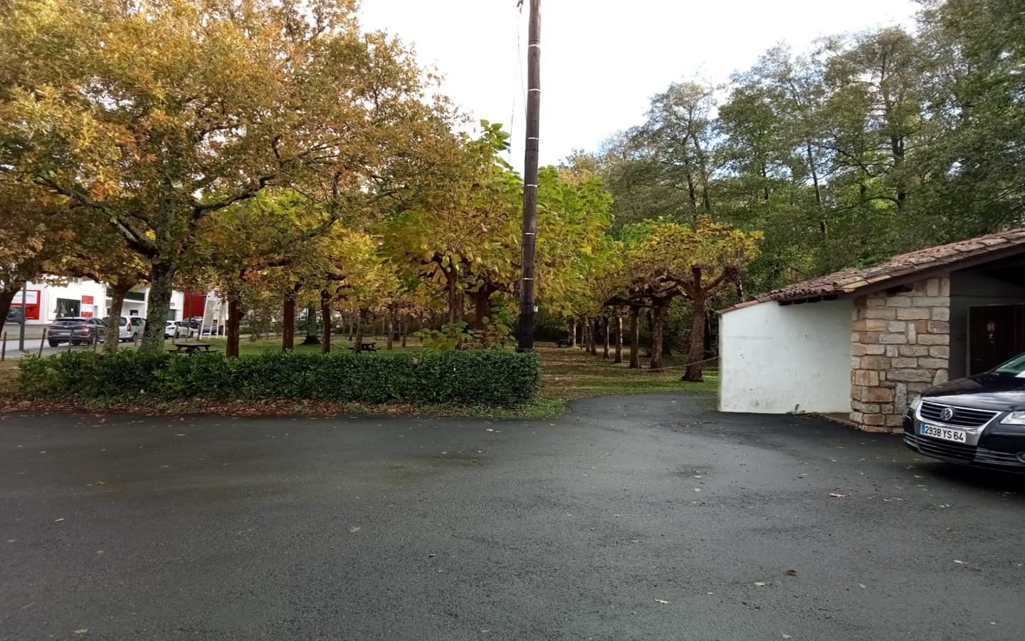 larre lore parking