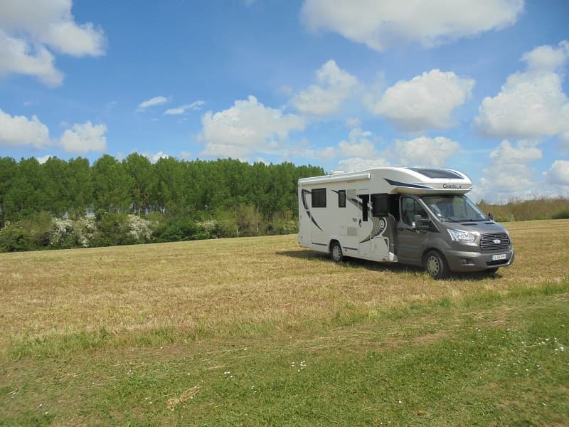 lauzun-aire-acc-terrain-vue-2