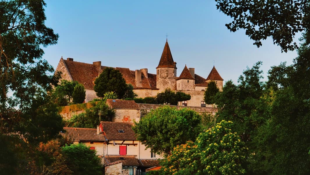 lauzun-village-vue lac