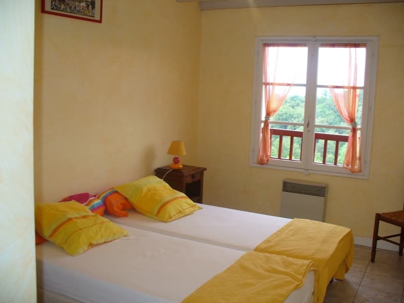 leizagoyenmt_chambre gd appt