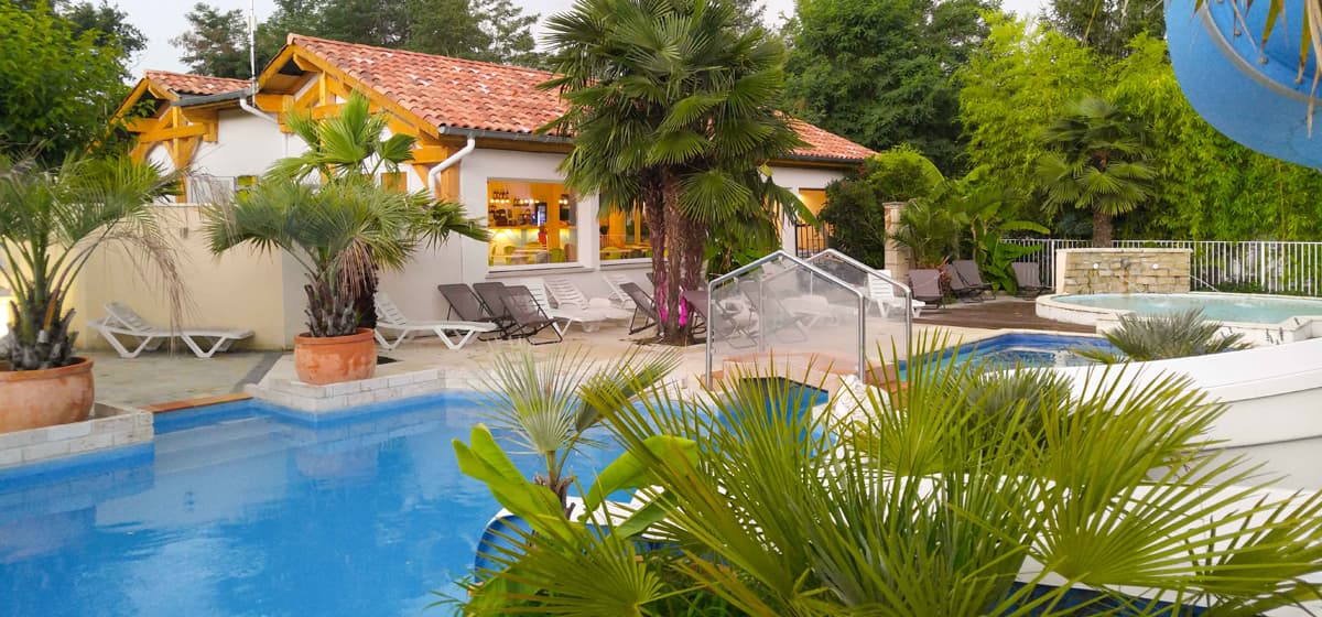 les platanes st geours piscine