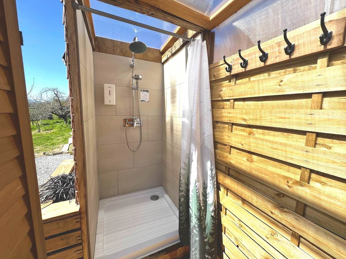 L'étoile du béarn hébergement insolite Dôme 2 personnes avec spa Asson