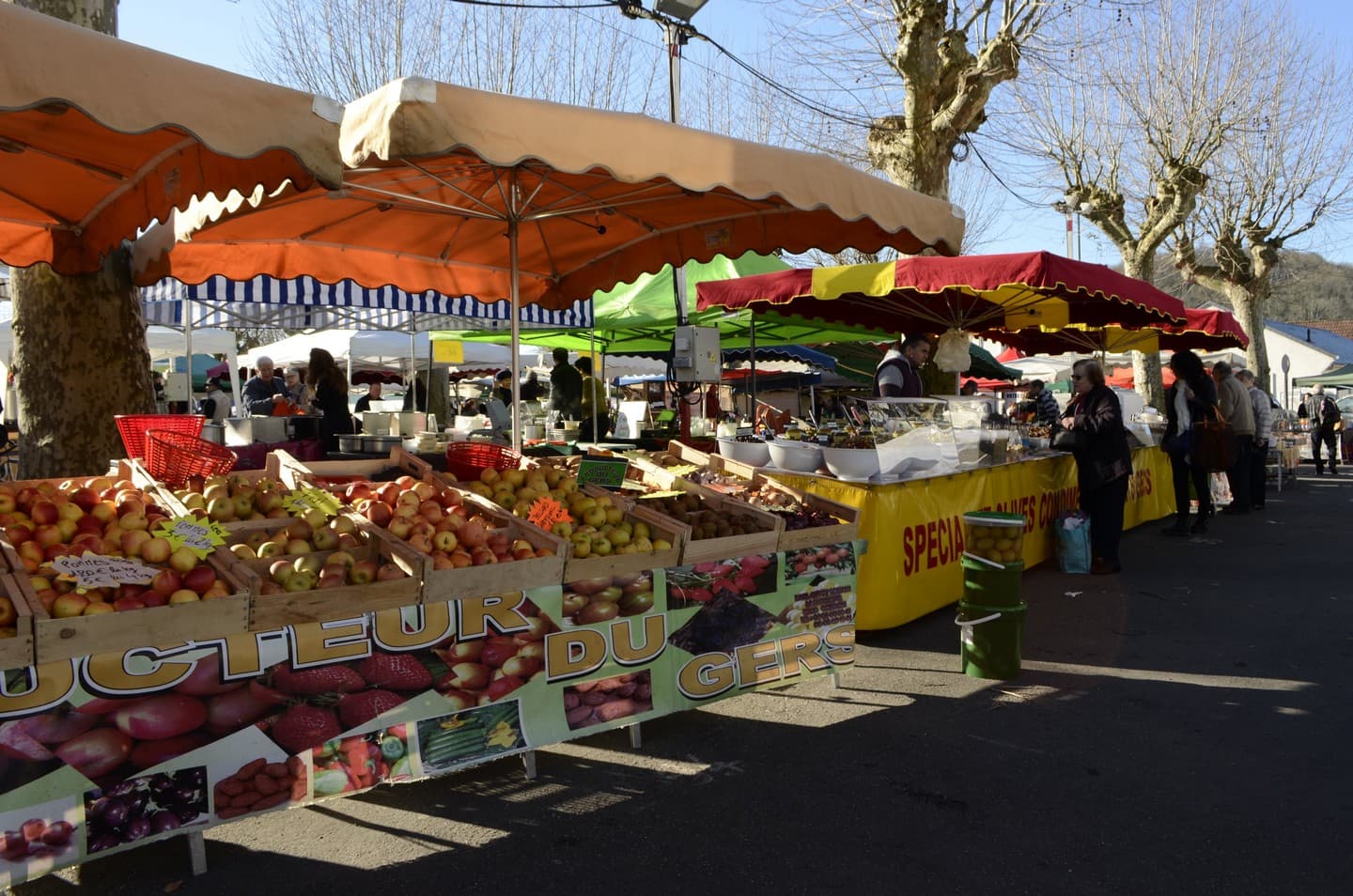 Marché de ville - Jurançon - les étals