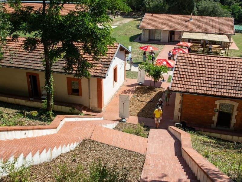 maison de grave - 1
